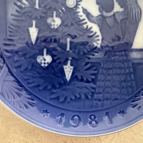 Royal Copenhagen Annual Blue Christmas 4 Plates Vintage Denmark 1981, 82, 83, 84 - Picture 3 of 16